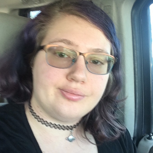 Meet your Posher, Tina - Picture 1 of 1